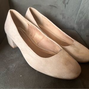 Nude suede pumps